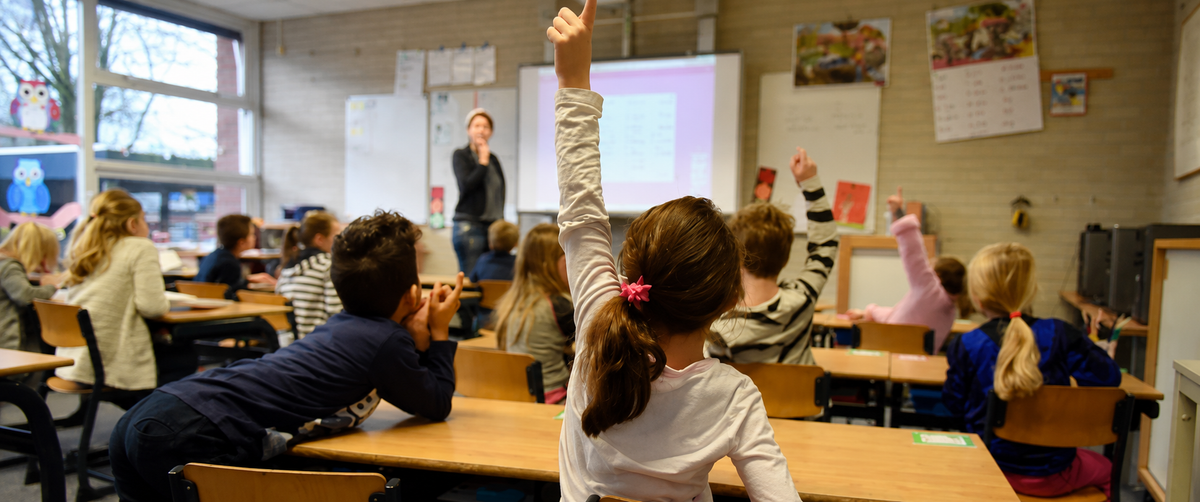 Engaging Students with History: The Interactive Experience of Building COBI Sets