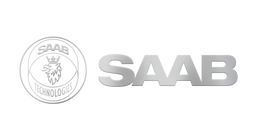 Logotipo metálico plateado de SAAB Technologies, con un emblema circular con un león coronado a la izquierda y la palabra «SAAB» en grandes letras de bloque a la derecha.